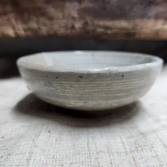 [BUNJANG] Authentic Celadon Porcelain Tea Bowl with Chrysanthemum Pattern / 진품// 국화문 분청자잔