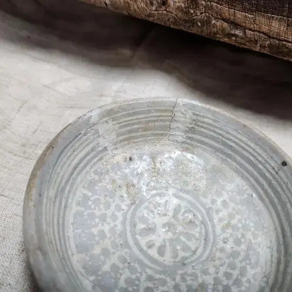 [BUNJANG] Authentic Celadon Porcelain Tea Bowl with Chrysanthemum Pattern / 진품// 국화문 분청자잔