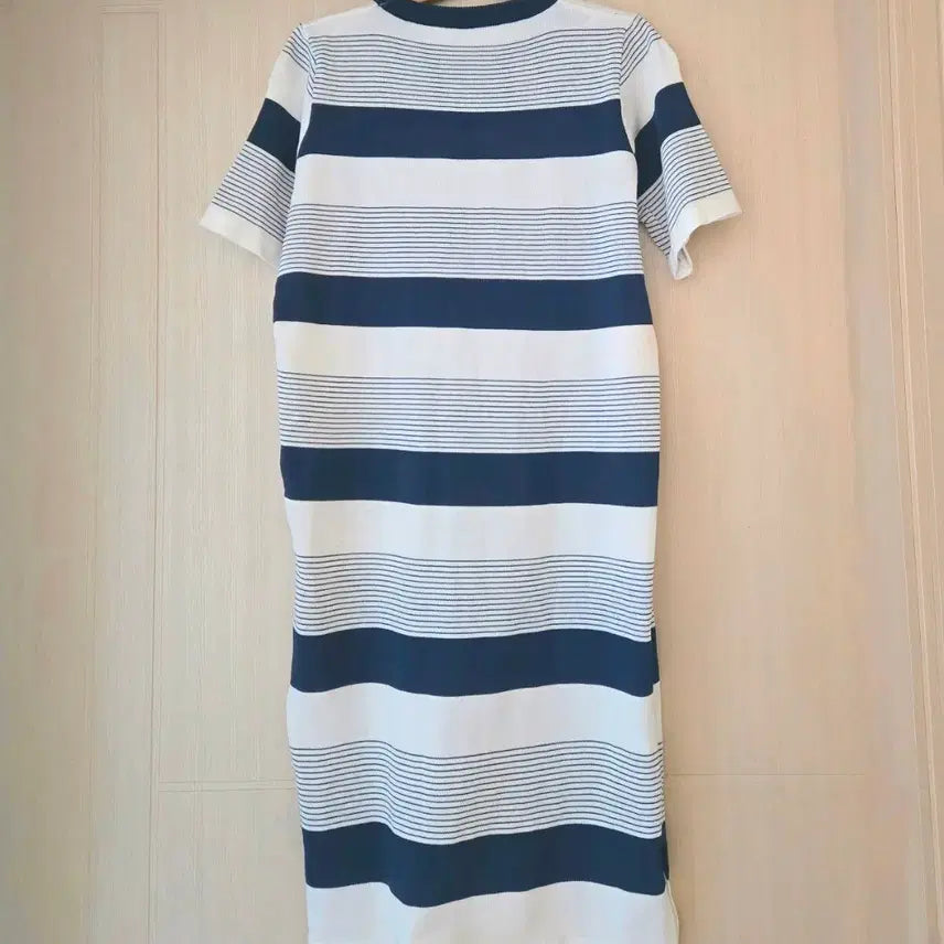 [BUNJANG] Striped Knit Midi Dress / 새제품 스트라이프 반팔 니트 원피스 약55