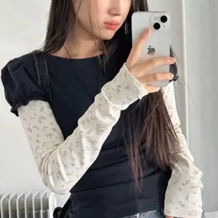 [BUNJANG] Acuvee Club Flower Puff Layered T-shirt Navy / 아쿠비클럽 플라워 퍼프 레이어드 티셔츠 네이비