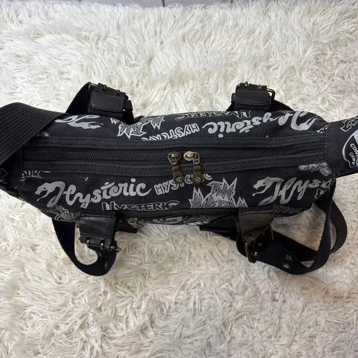 [BUNJANG] Hysteric Glamour Military 2-Way Shoulder Bag / 히스테릭 글래머  밀리터리 2웨이 숄더백