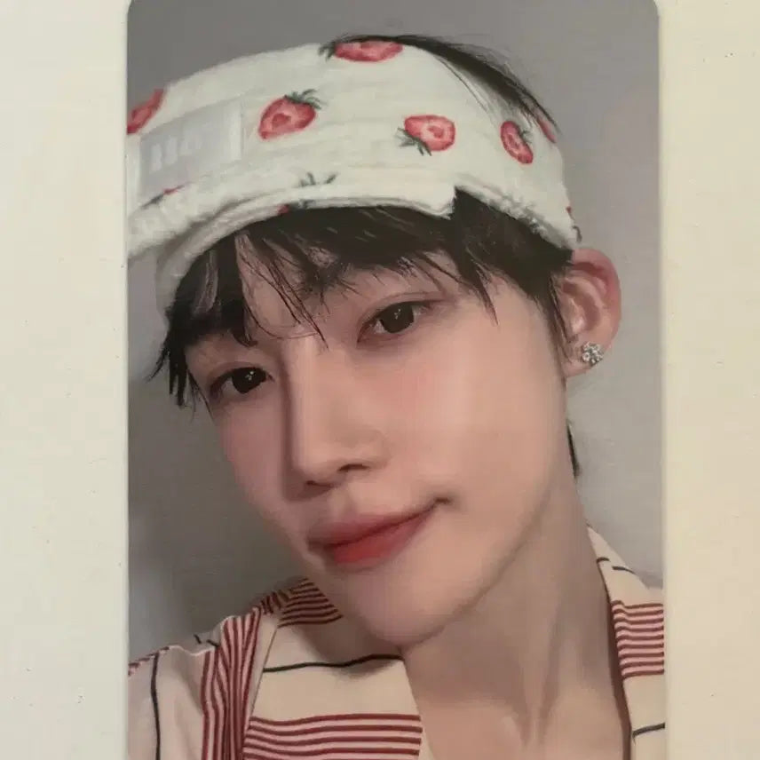 [SOLD OUT] 더보이즈 뉴 딸기 포카