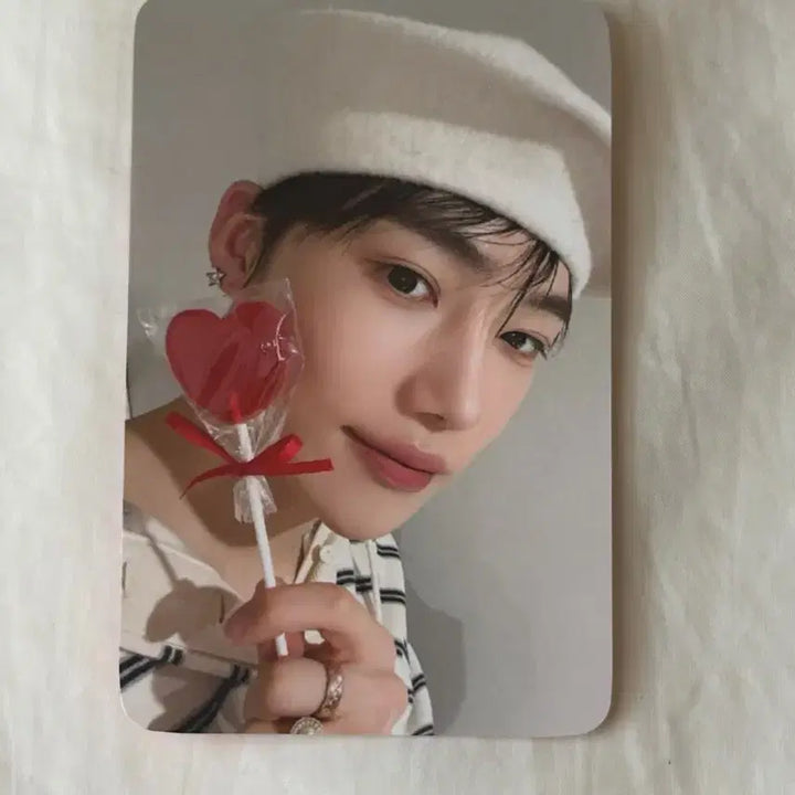 [SOLD OUT] 더보이즈 뉴 하트사탕 롤리팝 포카