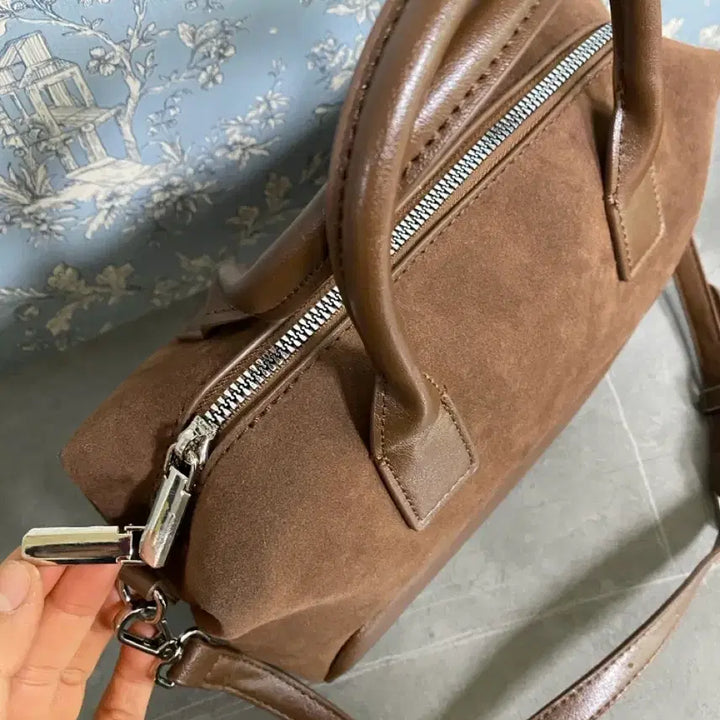 [BUNJANG] Suede Crossbody Bag / 스웨이드재질 크로스백