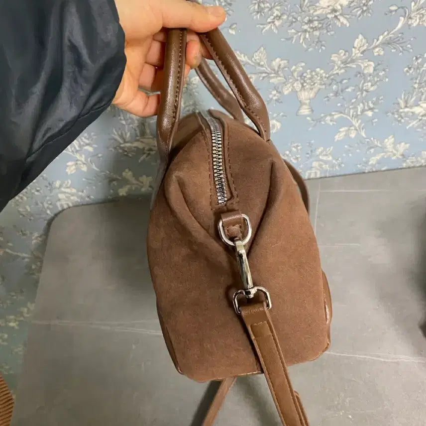 [BUNJANG] Suede Crossbody Bag / 스웨이드재질 크로스백