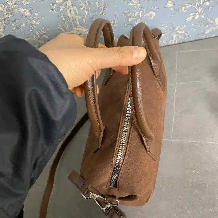 [BUNJANG] Suede Crossbody Bag / 스웨이드재질 크로스백