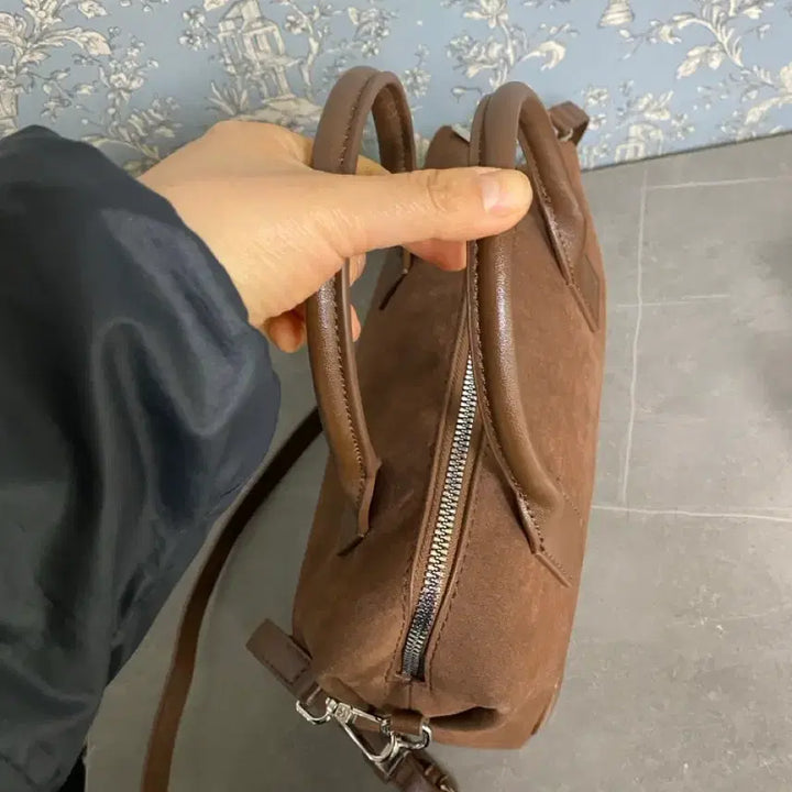 [BUNJANG] Suede Crossbody Bag / 스웨이드재질 크로스백