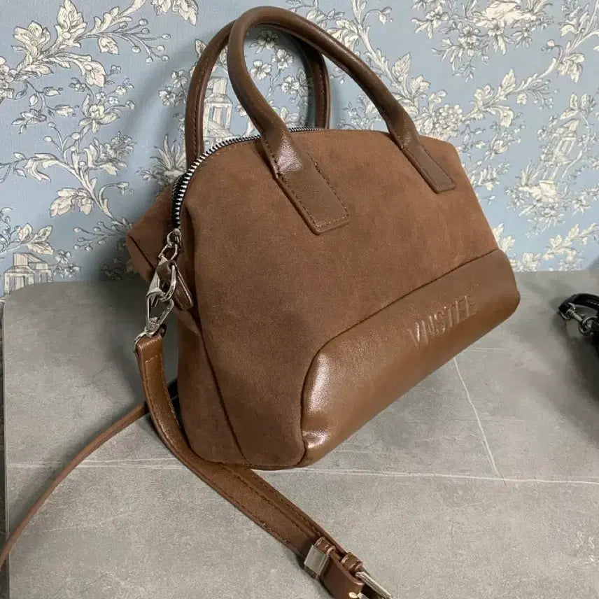 [BUNJANG] Suede Crossbody Bag / 스웨이드재질 크로스백