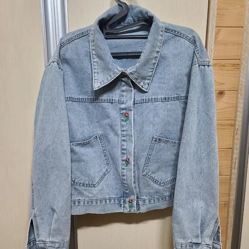 [BUNJANG] Floral Embroidered Denim Jacket / 플라워 자수 데님 청자켓:상태는최상입니다