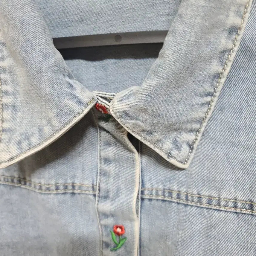 [BUNJANG] Floral Embroidered Denim Jacket / 플라워 자수 데님 청자켓:상태는최상입니다