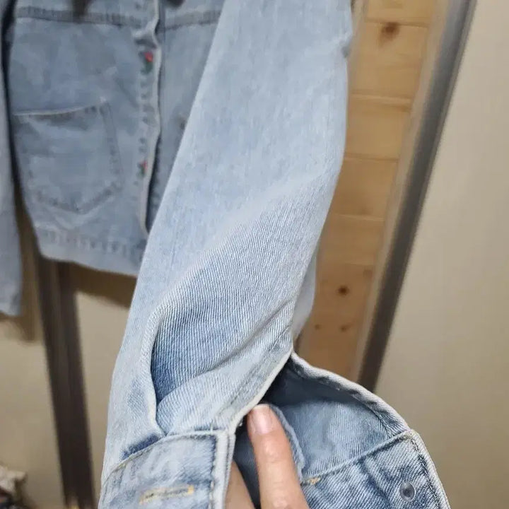 [BUNJANG] Floral Embroidered Denim Jacket / 플라워 자수 데님 청자켓:상태는최상입니다