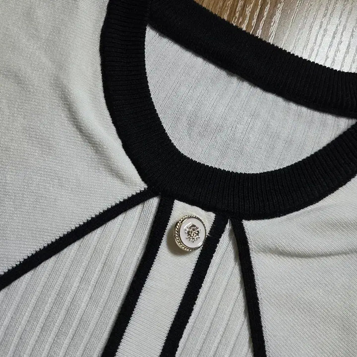 [BUNJANG] Big Collar Spring Knit Sweater / 빅카라 봄니트