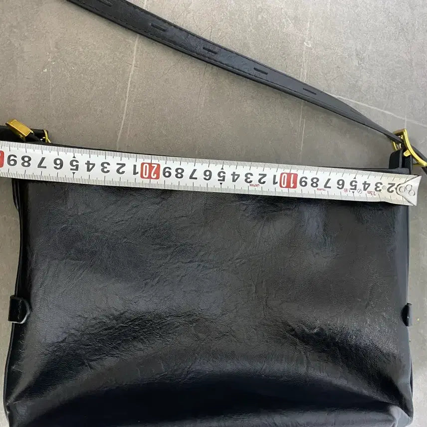 [BUNJANG] Black Lightweight Crossbody/Shoulder Bag / 경량 부드러운 크로스백 겸 숄더백 블랙