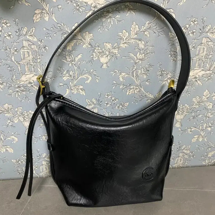 [BUNJANG] Black Lightweight Crossbody/Shoulder Bag / 경량 부드러운 크로스백 겸 숄더백 블랙