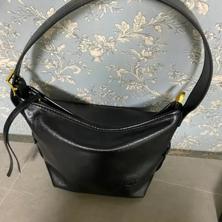 [BUNJANG] Black Lightweight Crossbody/Shoulder Bag / 경량 부드러운 크로스백 겸 숄더백 블랙