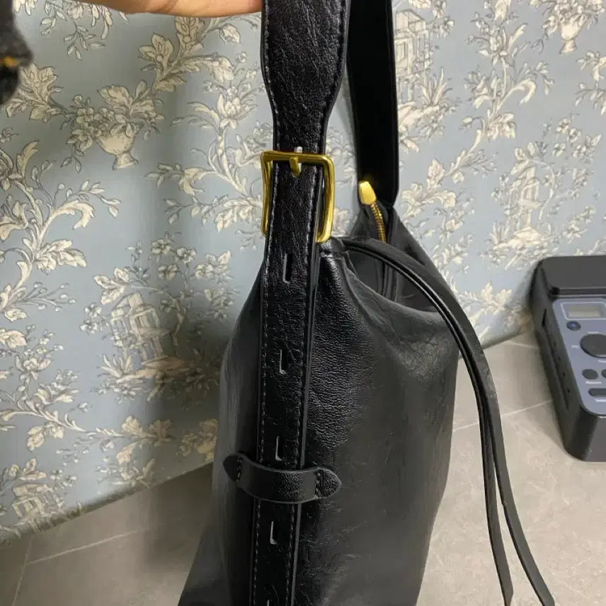 [BUNJANG] Black Lightweight Crossbody/Shoulder Bag / 경량 부드러운 크로스백 겸 숄더백 블랙