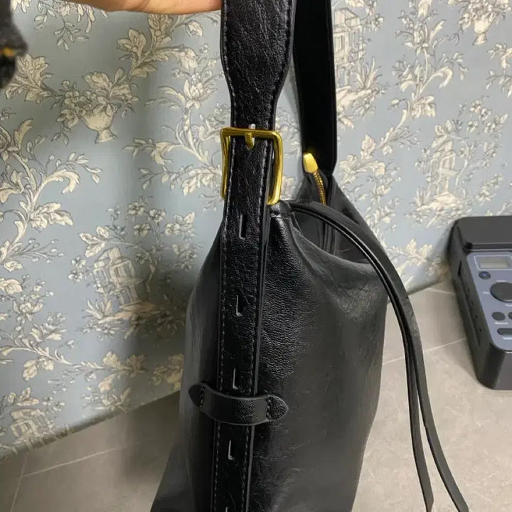 [BUNJANG] Black Lightweight Crossbody/Shoulder Bag / 경량 부드러운 크로스백 겸 숄더백 블랙