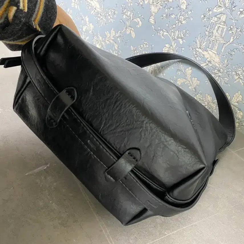 [BUNJANG] Black Lightweight Crossbody/Shoulder Bag / 경량 부드러운 크로스백 겸 숄더백 블랙