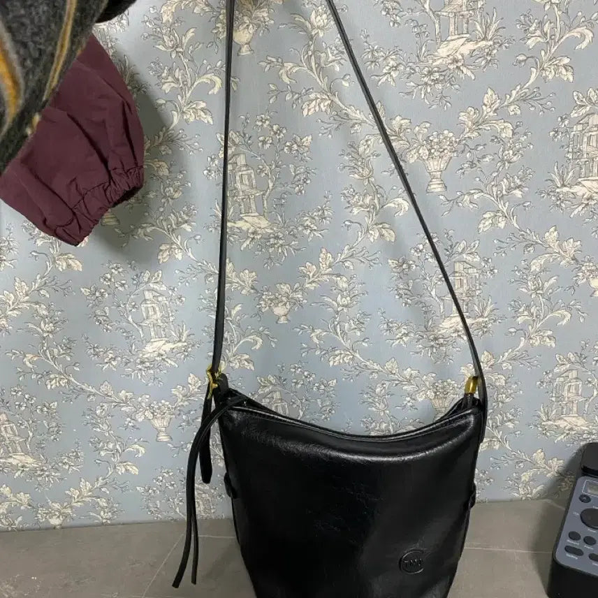 [BUNJANG] Black Lightweight Crossbody/Shoulder Bag / 경량 부드러운 크로스백 겸 숄더백 블랙