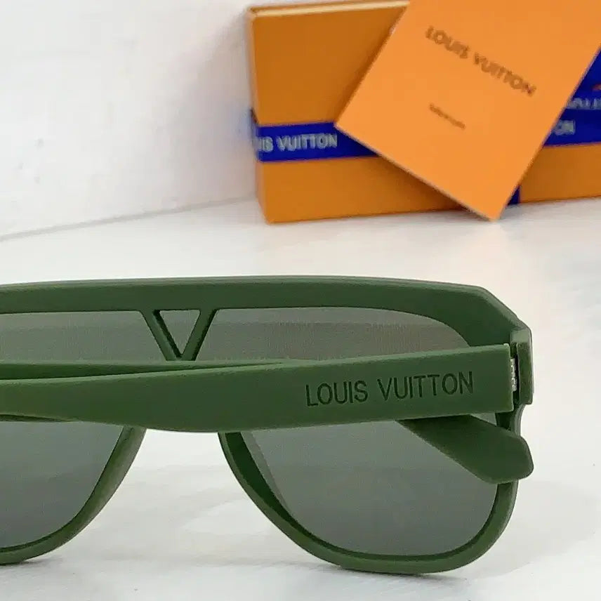 [BUNJANG] Louis Vuitton Sunglasses Green / 루이비통 선글라스 그린색상