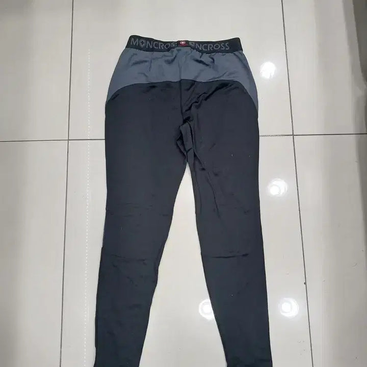 [BUNJANG] Moncross 90 Leggings Sports Pants / 몽크로스 90 레깅스 스포츠바지 중고 허리밴딩 허리단면33 총길이88