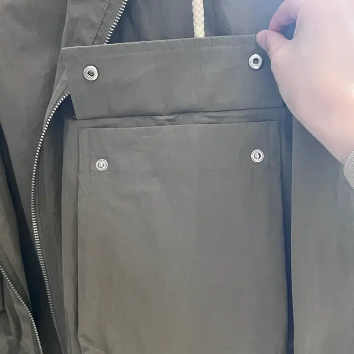 [BUNJANG] ZARA Contrast Strap Hooded Jumper Khaki XS / ZARA 콘트라스트 스트랩 후드 점퍼 카키 XS