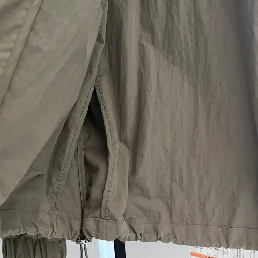 [BUNJANG] ZARA Contrast Strap Hooded Jumper Khaki XS / ZARA 콘트라스트 스트랩 후드 점퍼 카키 XS