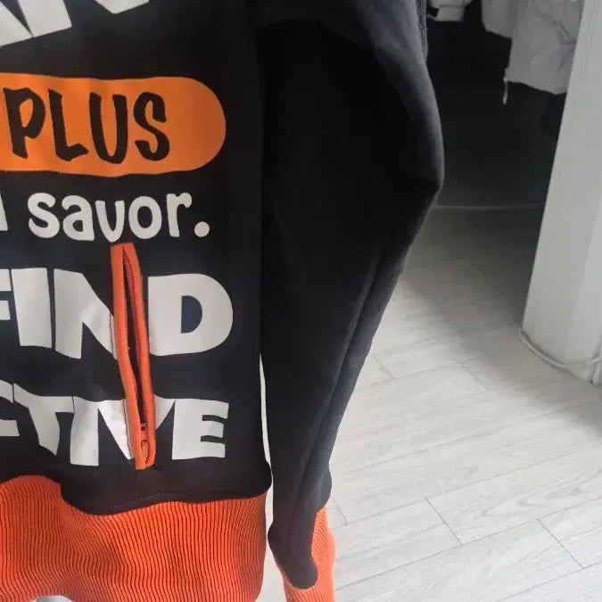 [BUNJANG] Printed Hoodie Black/Orange / 프린팅 후드집업 블랙/오렌지