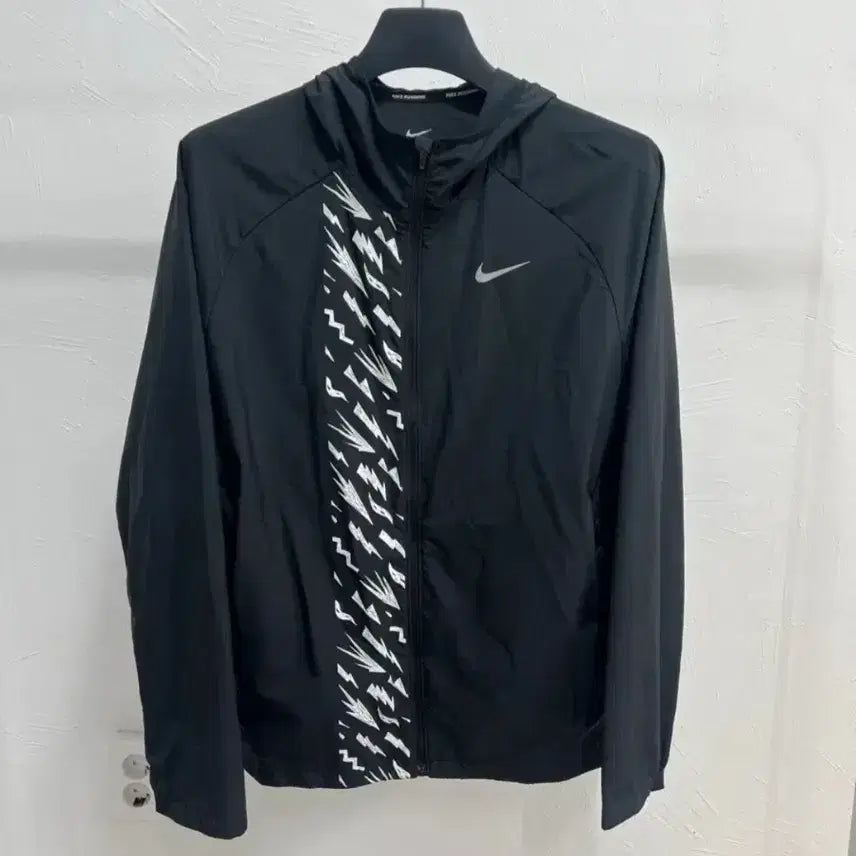 [BUNJANG] Nike Essential Lightning Windbreaker (XL) / XL 나이키 에센셜 번개 바람막이