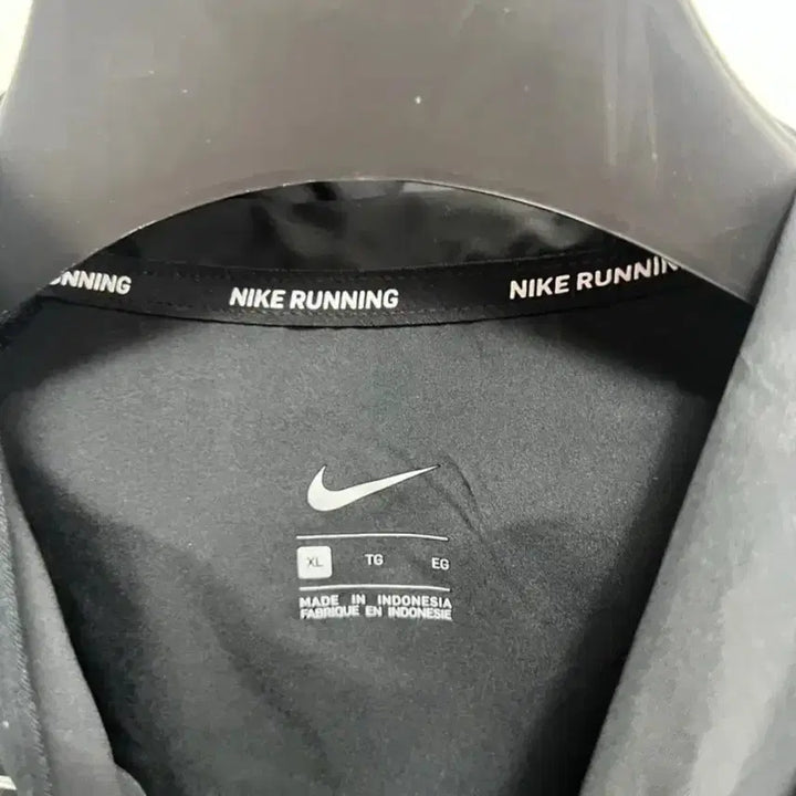 [BUNJANG] Nike Essential Lightning Windbreaker (XL) / XL 나이키 에센셜 번개 바람막이