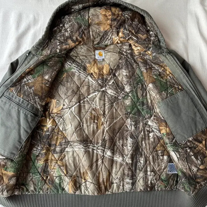 [BUNJANG] Carhartt Active Hooded Jacket Olive Green Camo L / 칼하트 액티브 자켓 후드 올리브그린 카모 L