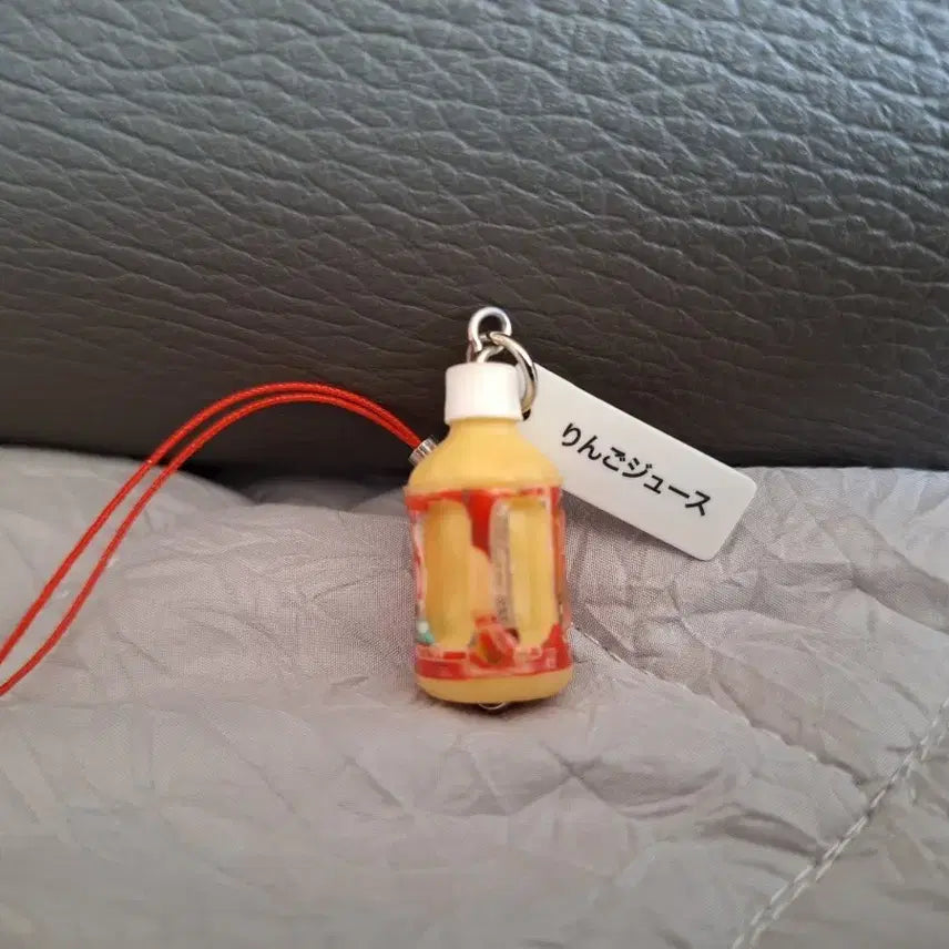 [BUNJANG] Apple Juice Bottle Keychain / 사과주스 병 모양 키링