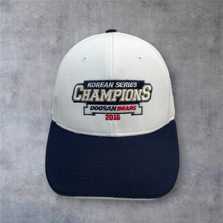 [BUNJANG] Doosan Bears 2016 Korean Series Champion Ball Cap (L) / 두산베어스 화이트 네이비 2016 한국시리즈 챔피언 볼캡 모자 L