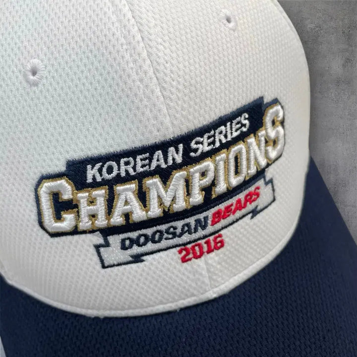 [BUNJANG] Doosan Bears 2016 Korean Series Champion Ball Cap (L) / 두산베어스 화이트 네이비 2016 한국시리즈 챔피언 볼캡 모자 L