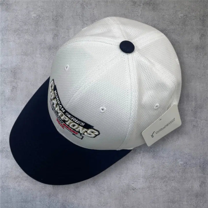 [BUNJANG] Doosan Bears 2016 Korean Series Champion Ball Cap (L) / 두산베어스 화이트 네이비 2016 한국시리즈 챔피언 볼캡 모자 L