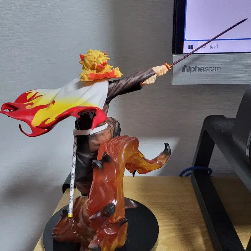[BUNJANG] Demon Slayer Rengoku Figure / 귀멸의칼날) 제일복권 칼을 휘두르고 마음을 태워라 D상 렌고쿠 피규어