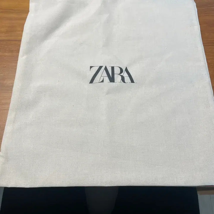 [BUNJANG] ZARA Barefoot Sneakers / 자라 베어풋 스니커즈 275