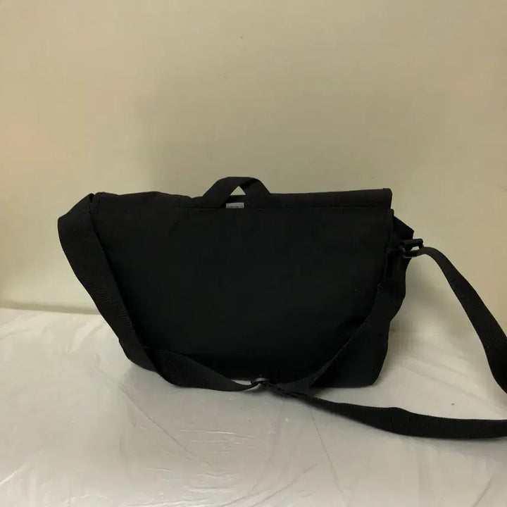 [BUNJANG] Carhartt Crossbody Bag / 칼하트 크로스백@9907