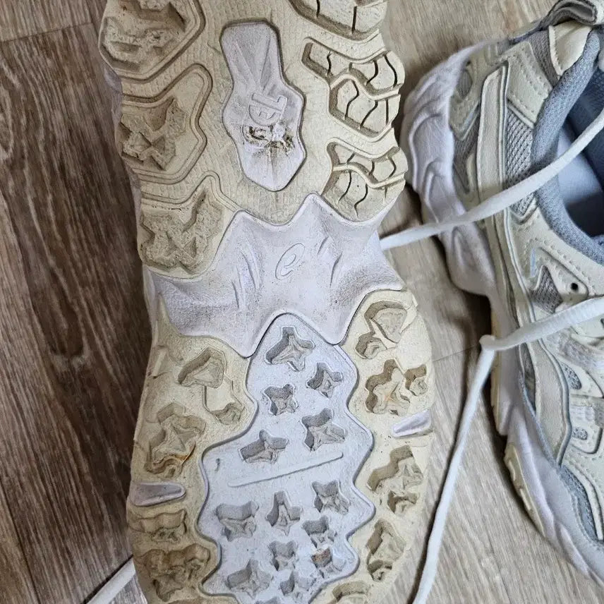 [BUNJANG] Asics Gel-Nandi 240 Sneakers / 아식스 젤난디 240