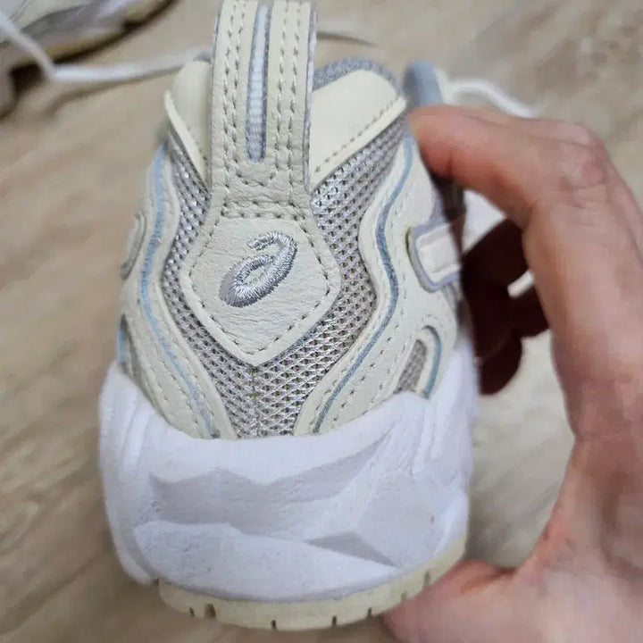 [BUNJANG] Asics Gel-Nandi 240 Sneakers / 아식스 젤난디 240