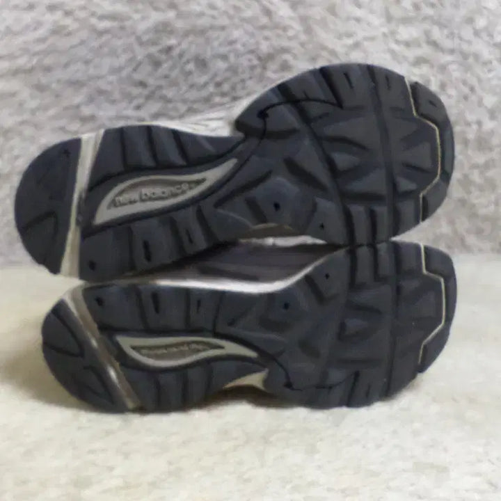 [BUNJANG] New Balance 878 Gray Sneakers / 후루룩구제 225 뉴발란스 878 그레이 운동화 중고 신발