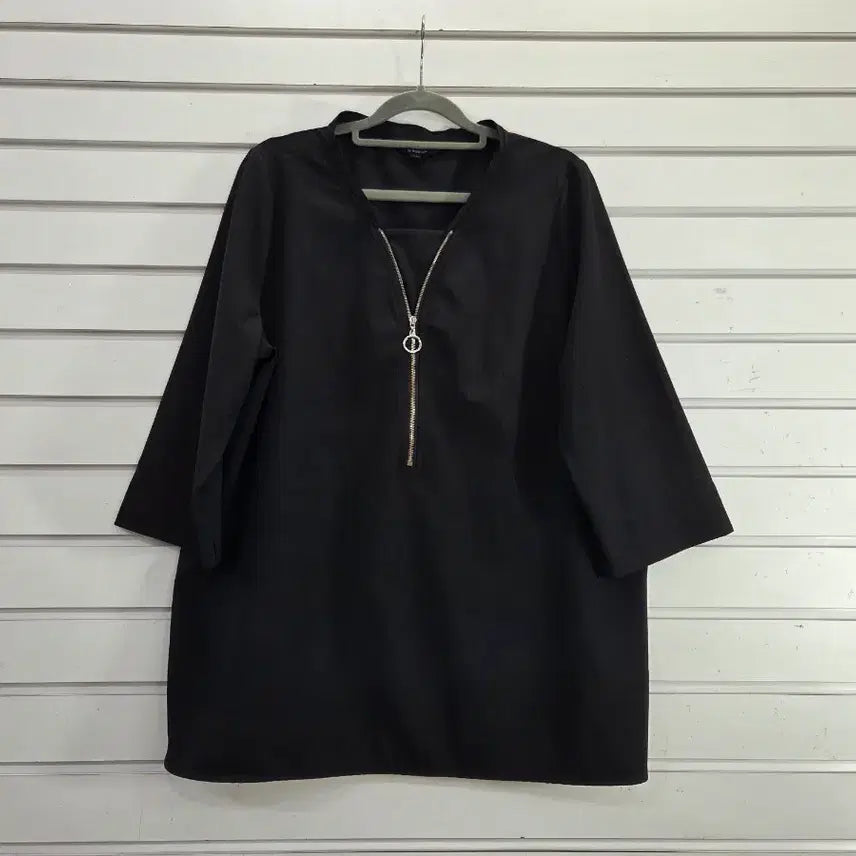 [BUNJANG] Treasure Angel Black Three-Quarter Sleeve Front Zip Blouse / 블랙 칠부소매 앞지퍼반오픈 블라우스/보물찾기천사