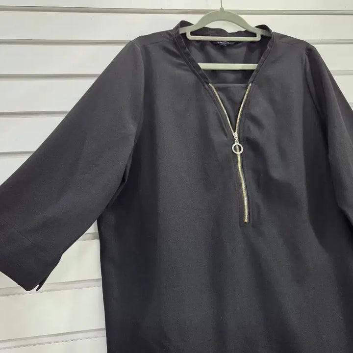 [BUNJANG] Treasure Angel Black Three-Quarter Sleeve Front Zip Blouse / 블랙 칠부소매 앞지퍼반오픈 블라우스/보물찾기천사