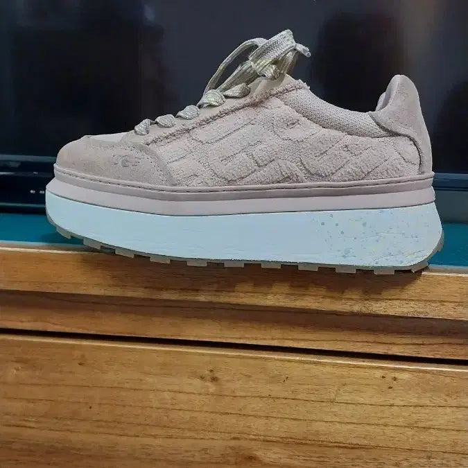 [BUNJANG] UGG Marine Lace Sneakers - 240 / UGG 마린.레이스. 스니커즈 .240