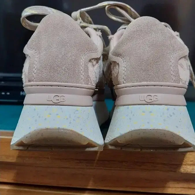 [BUNJANG] UGG Marine Lace Sneakers - 240 / UGG 마린.레이스. 스니커즈 .240