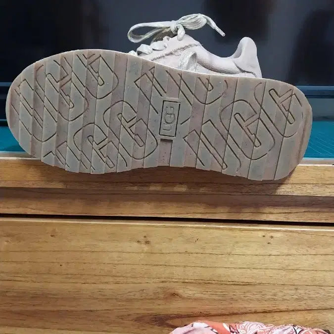 [BUNJANG] UGG Marine Lace Sneakers - 240 / UGG 마린.레이스. 스니커즈 .240