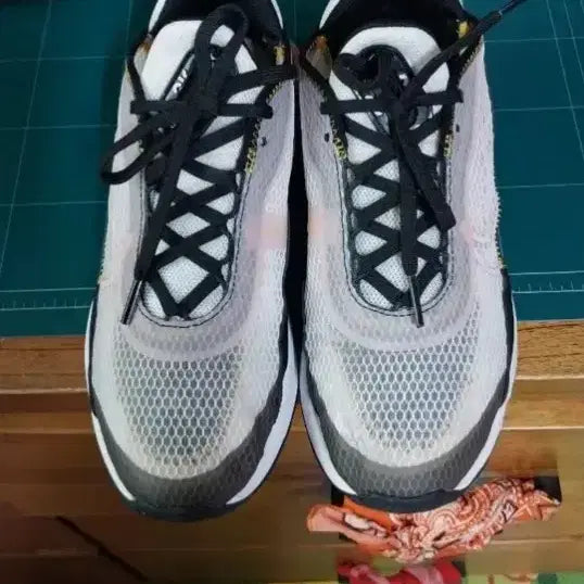 [BUNJANG] Nike Air Max 2090 Pink Sneakers (230) / 나이키 정품.에어맥스 2090 핑크  운동화.230