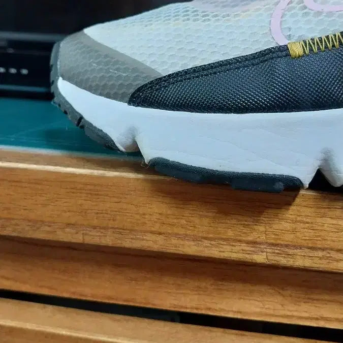 [BUNJANG] Nike Air Max 2090 Pink Sneakers (230) / 나이키 정품.에어맥스 2090 핑크  운동화.230