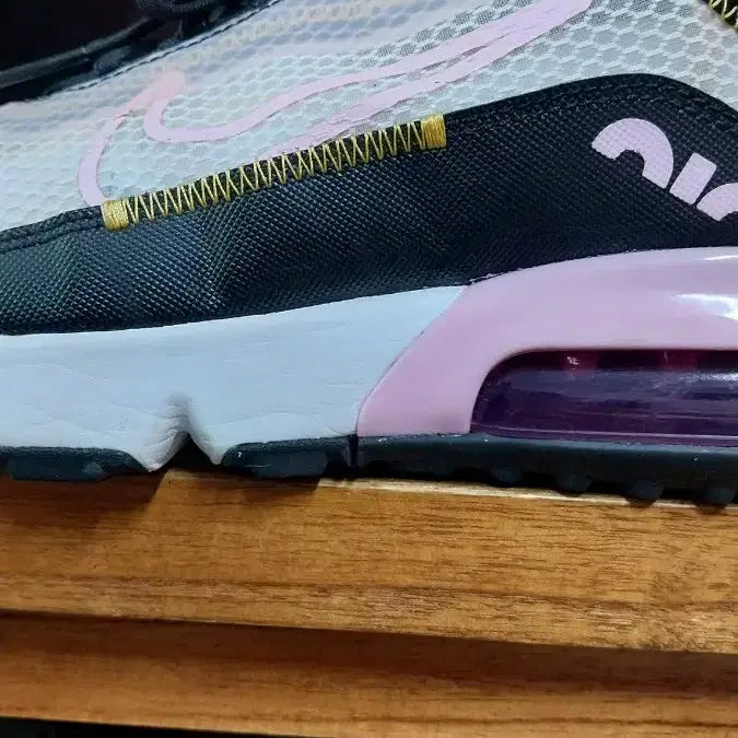 [BUNJANG] Nike Air Max 2090 Pink Sneakers (230) / 나이키 정품.에어맥스 2090 핑크  운동화.230