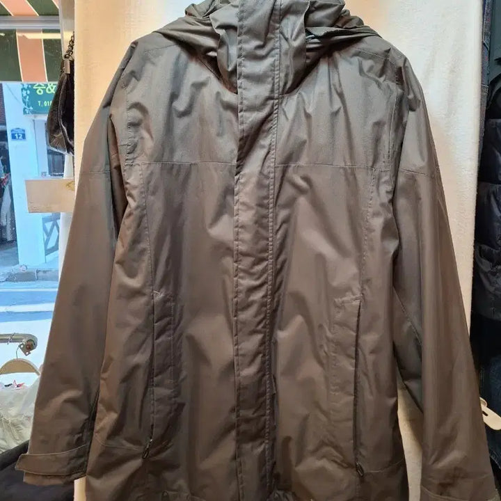 [BUNJANG] Adidas ClimaProof Khaki Hooded Windbreaker Jacket / 아디다스 clima proof 카키색 후드 바람막이 점퍼